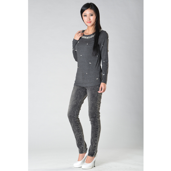 SY011針織長袖訂珠上衣側(cè)面效果 SY011針織長袖訂珠上衣側(cè)面效果